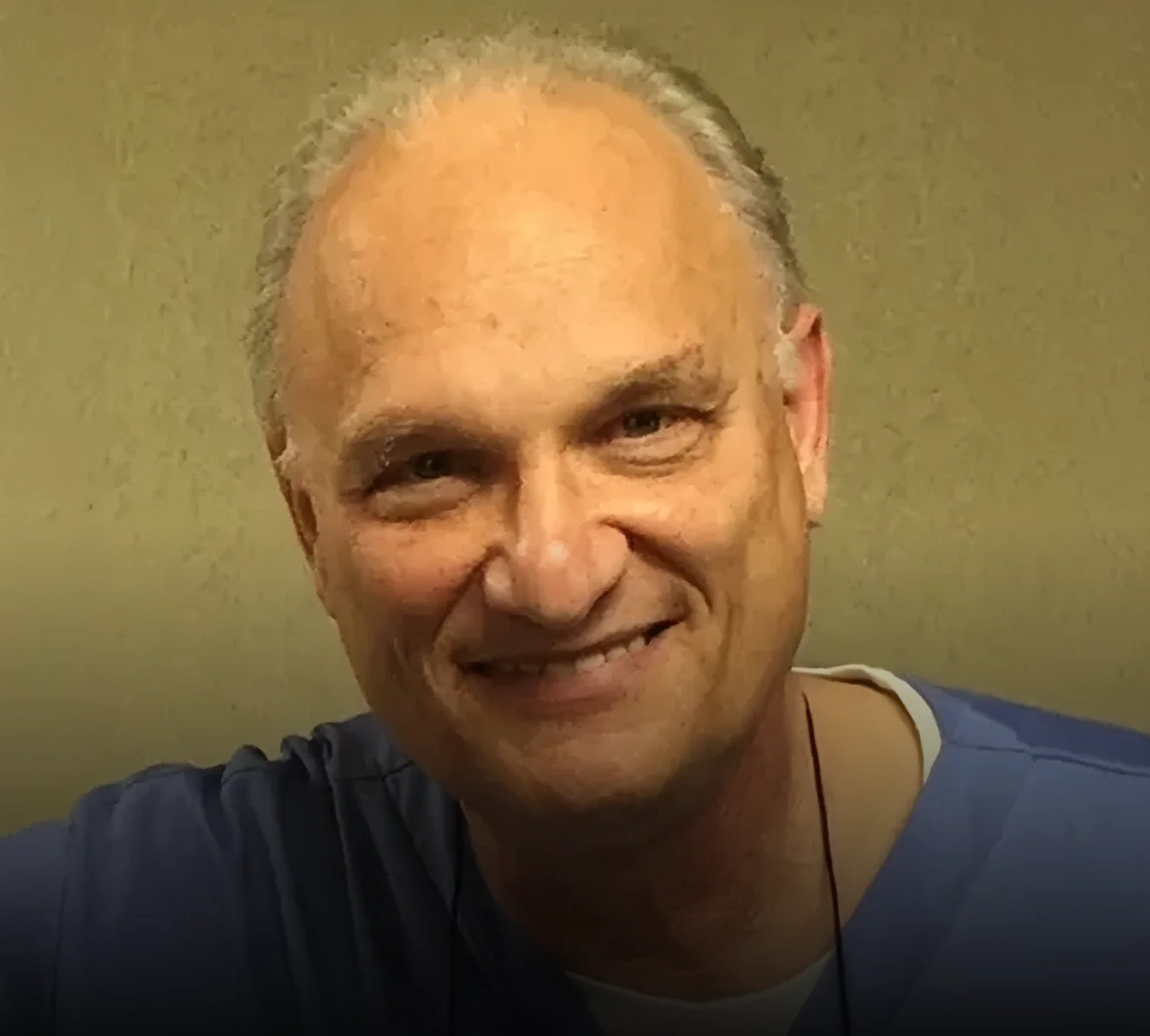 Dr. Michael Strassberg